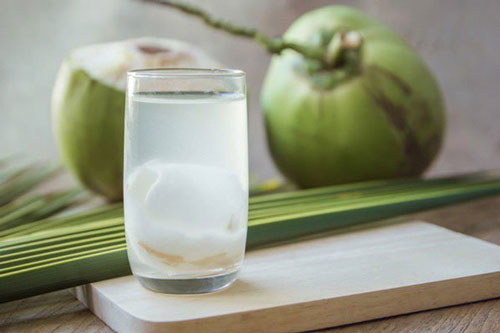 Uống nước dừa kiểu này dễ gây hại sức khỏe, càng uống càng tổn thọ: 70% người phạm phải