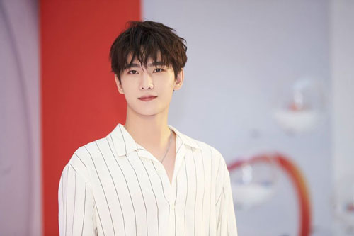 Những ngôi sao Hoa Ngữ trùng tên nhưng không cùng mệnh, có sự nghiệp trái ngược nhau: Thêm 1 Dương Dương