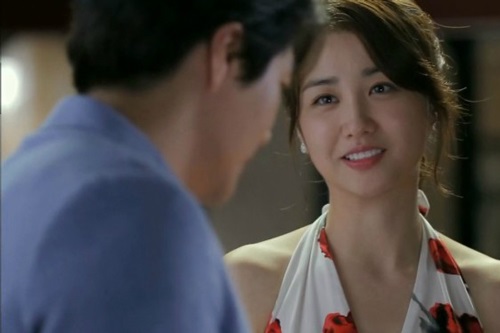 Đột ngột quyết định bỏ chồng chỉ sau một lần gợi ý tặng quần áo khi đi siêu thị