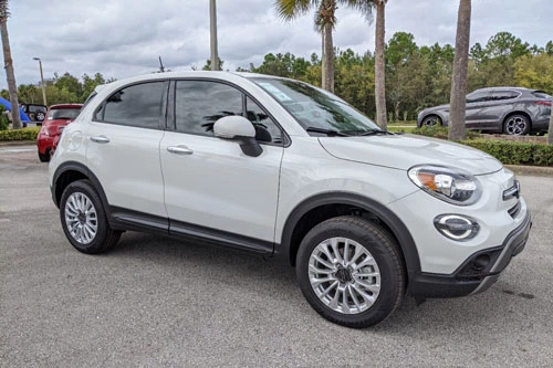 3. Fiat 500X 2020 (giá khởi điểm: 24.590 USD).