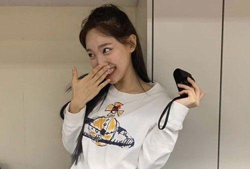 Những 'set đồ đời thường' đơn giản mà đẹp của mỹ nhân Kpop