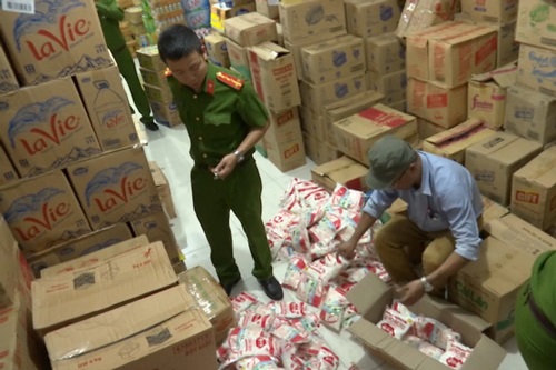 "Vòi bạch tuộc" mì chính giả len lỏi khắp Hà Nội, tiêu thụ hàng tấn mỗi tháng