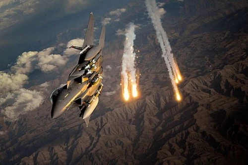 Không quân Mỹ và Israel chuẩn bị mở một "làn sóng" tấn công mới vào trong lãnh thổ Syria. Ảnh: Al Masdar News.