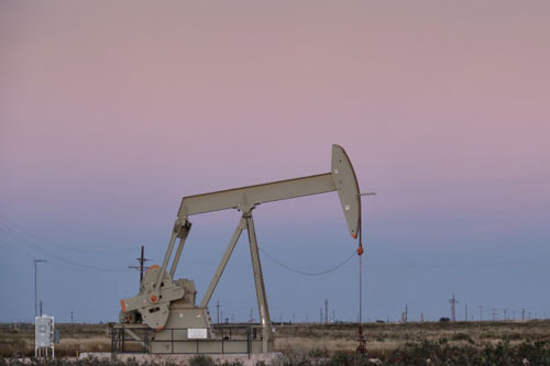 Giá xăng, dầu (15/5): Duy trì đà tăng