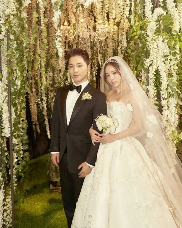 Taeyang của Big Bang gây sốt khi chia sẻ về siêu đám cưới 2 năm trước - 1