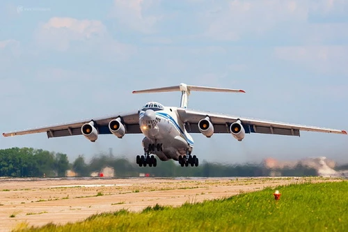 Bệnh viện bay của Nga được hoán cải từ khung thân một vận tải cơ Il-76. Ảnh: Sputnik.