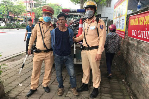 Hà Nội: Ngày đầu tổng kiểm soát phương tiện phát hiện người tàng trữ ma túy