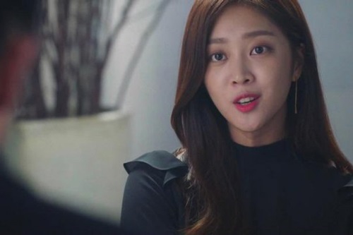 Chồng ra ngoài 'tòm tem' nhiều lần bị bắt được, vợ liều mình thử 'kế độc' triệt hẳn thói 'trăng hoa' của anh