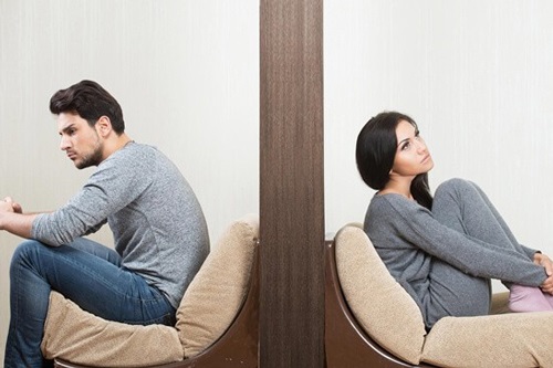 'Đắng nghét' với 'món quà' người thứ ba gửi đến và địa chỉ bữa tiệc sinh nhật lạ