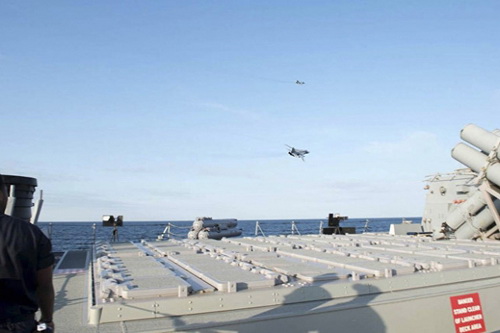 Su-24 Nga 12 lần uy hiếp chiến hạm Mỹ trong vòng một tiếng rưỡi