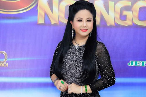 Quá khứ đình đám của nữ ca sĩ có 4 đến 5 người chuyên hát thế