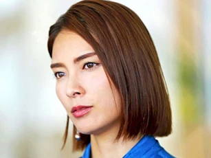 Vừa kết thúc cuộc điện thoại với chồng và còn chưa kịp tắt máy thì câu chuyện vọng lại từ đầu dây bên kia hé lộ một bí mật khiến tôi lạnh người