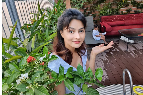 Khu vườn ngập sắc hoa trong biệt thự của Vũ Thu Phương