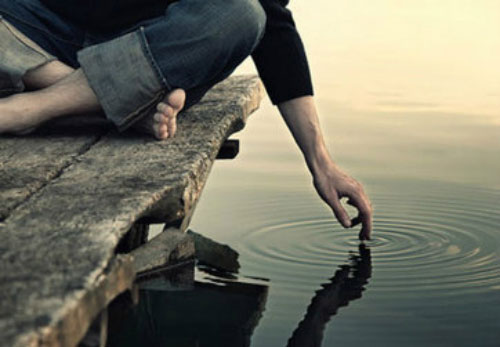 Bạn gái tôi chụp ảnh hôn người đàn ông khác