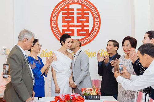 4 tháng sau đám cưới bí mật, Xuân Lan mới tiết lộ ảnh đám hỏi