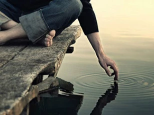 Đau lòng khi nhìn người bạn thân mà tôi thầm yêu có bạn trai
