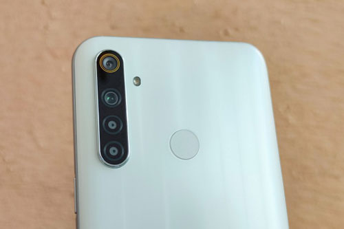 Smartphone Realme 4 camera sau, RAM 4 GB, pin 5.000 mAh, sạc nhanh, giá rẻ bất ngờ