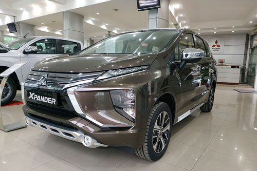 Đại lý ồ ạt xả hàng tồn, nhiều xe "hot" giảm giá kỷ lục