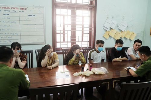 Đà Nẵng: Sau "tiệc ma túy", 3 kiều nữ rủ bạn trai về căn hộ mở "'động lắc"