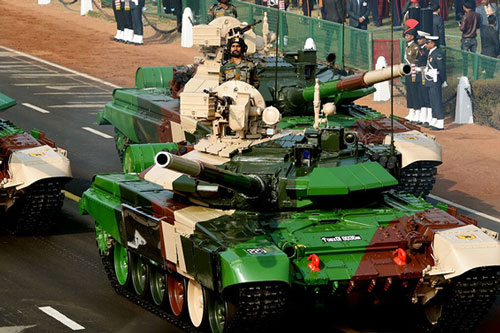 Lộ lý do Nga liều lĩnh tung xe tăng T-14 Armata tới Syria: Thành công hoặc "đắp chiếu"?