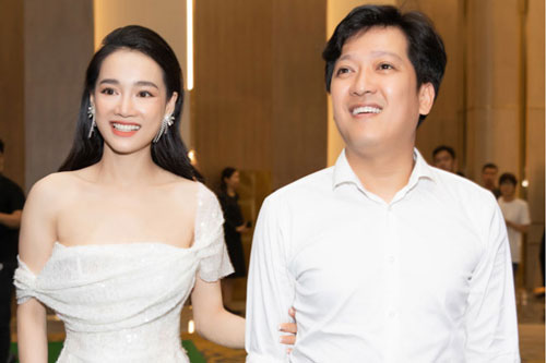 Trường Giang xấu hổ kể chuyện đi ăn "cà thẻ" không được vì Nhã Phương giữ hết tiền