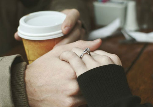 Bạn gái quyết chia tay vì cứ giận nhau là tôi lại tìm người khác nói chuyện