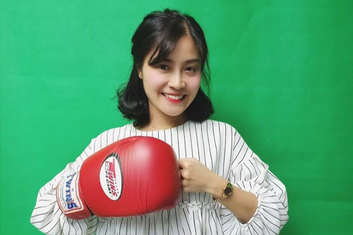 Cô giáo tiếng Nhật bất ngờ nổi tiếng khi dạy online mùa dịch