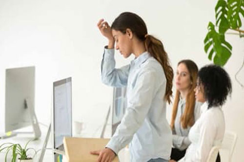 Cô gái lên mạng kể chuyện nghỉ việc vì công ty toàn người vô duyên, dân mạng phản ứng bất ngờ