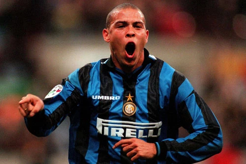9. Ronaldo (Barca bán cho Inter Milan năm 1997, với giá 28 triệu euro).