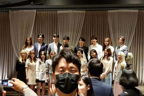 Đám cưới siêu 'hot' khi có SNSD biểu diễn lại xuất hiện cả Super Junior và TVXQ