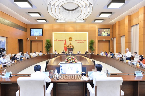 Cần kiểm soát về giá sách giáo khoa hoặc có hình thức hỗ trợ thích hợp