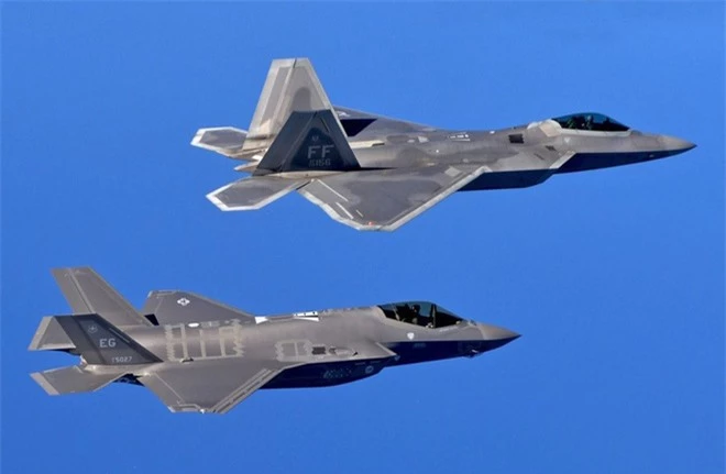 Hé lộ bí mật động trời về tiêm kích F-22, điểm yếu của Không quân Mỹ bị phơi bày - Ảnh 1.