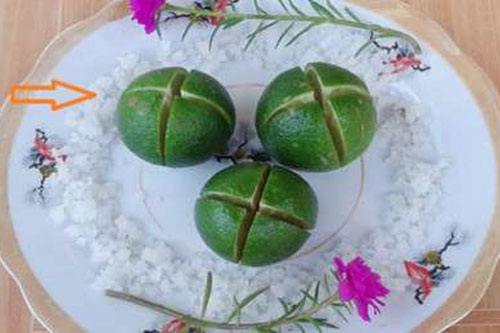 Nửa đêm đặt đĩa chanh muối ở đầu giường "đánh thức" vận may, sáng hôm gia chủ thấy điều kỳ diệu