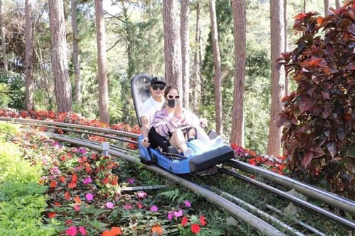 Lộ ảnh Quang Hải đi Đà Lạt cùng Huyền My từ năm ngoái: Chuyện tình yêu ngày càng rối rắm thế này