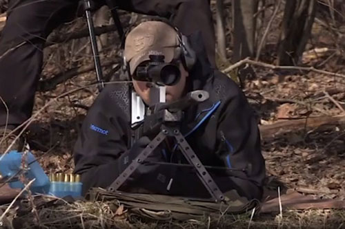 Súng bắn tỉa của Nga bắn xuyên ray đường sắt