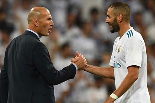 Zidane không hề e ngại vì chỉ còn Benzema là 'số 9'