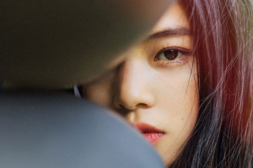 3 lý do phụ nữ vẫn thường xuyên vào xem Facebook của người yêu cũ dù đã chia tay