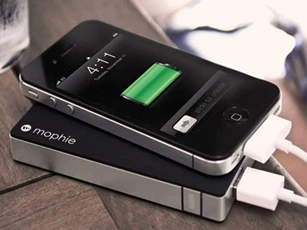 CLIP: 12 sai lầm khiến pin điện thoại của bạn sạc chậm hơn