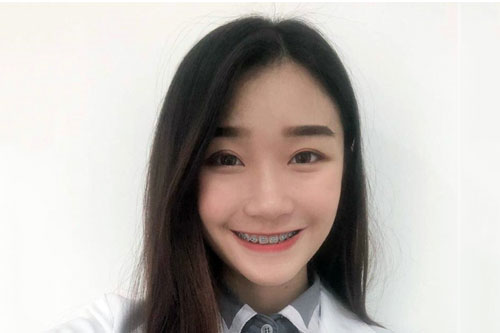 Cô gái 20 tuổi theo đuổi nghề trang điểm xác chết