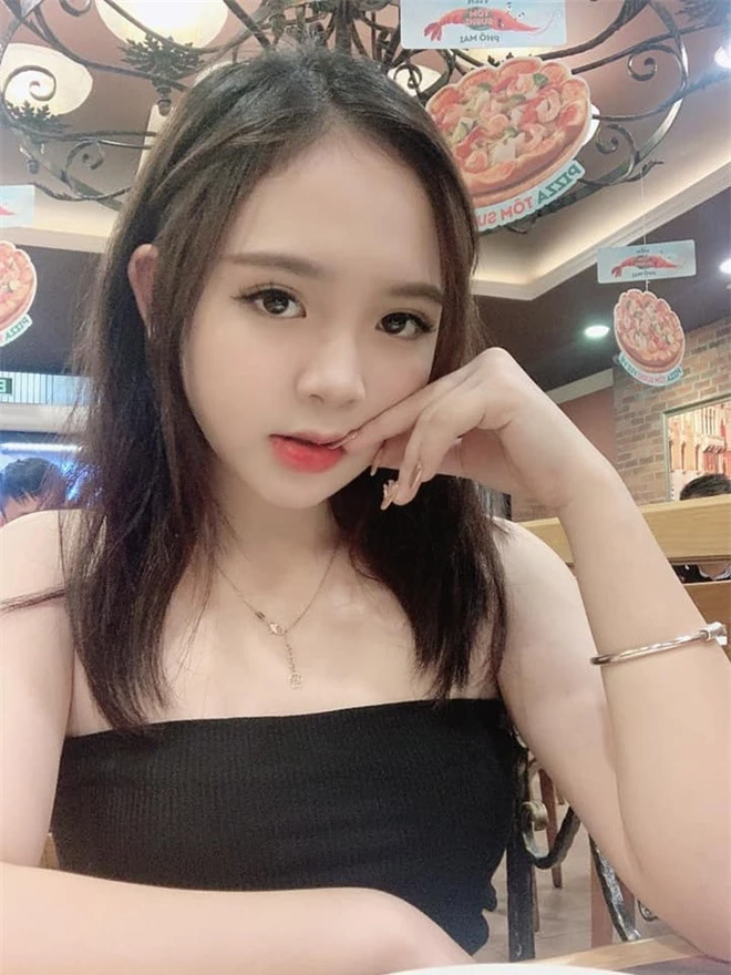 'Hot girl tieu hoc' mot thoi theo duoi hinh anh truong thanh, goi cam hinh anh 8 78423185_732020243960396_51506016612777984_n.jpg