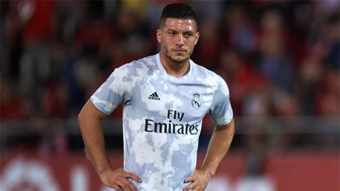 Jovic là bài học cho Real và Haaland