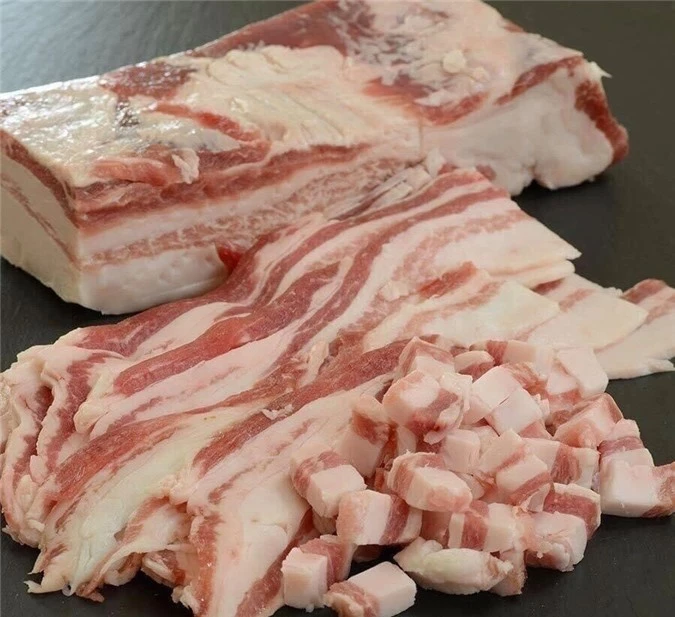 Thịt lợn đen ăn quả sồi nhập về bán 1-3 triệu đồng/kg, nhà giàu Việt ưa chuộng 'cân hết'