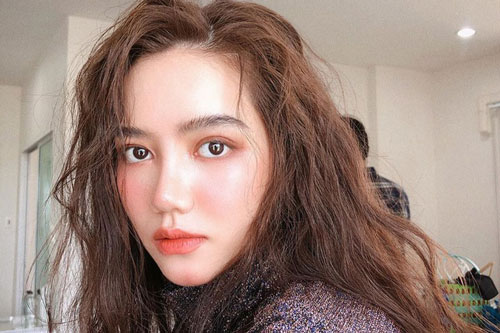 VĐV cầu lông, đua xe đạp giải nghệ, chuyển hướng vào showbiz