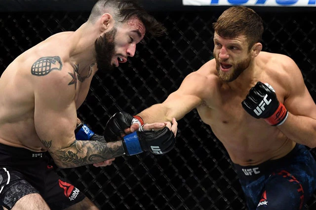 Cú ra đòn giúp Calvin Kattar giành chiến thắng knock-out tại sự kiện UFC 249 diễn ra vào hôm 10/5 vừa qua.