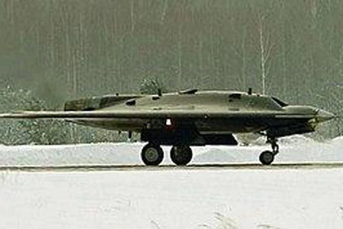 Máy bay không người lái S-70 Okhotnik của Nga.