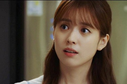 Lỡ chuyến xe khách về quê, vợ quay về nhà thì phát hiện sự thật 'động trời' ngay tại nhà mình