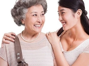 Nỗi khổ tâm không biết tỏ cùng ai của cô con dâu dành cả thanh xuân để… 'buôn chuyện' điện thoại với mẹ chồng