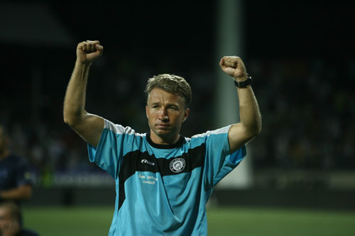 6. Dan Petrescu (Sheffield Wednesday, Chelsea, Bradford, Southampton- 33 lần kiến tạo). 6. Dan Petrescu (Sheffield Wednesday, Chelsea, Bradford, Southampton- 33 lần kiến tạo).