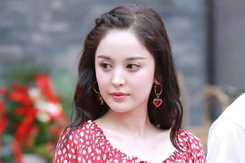 Cổ Lực Na Trát tăng cân, lộ dấu vết tiều tụy