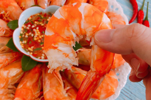 Tôm hấp xưa rồi, đây mới là cách nấu tôm ngon ngọt đậm đà, vừa nhìn đã "thèm mắt"